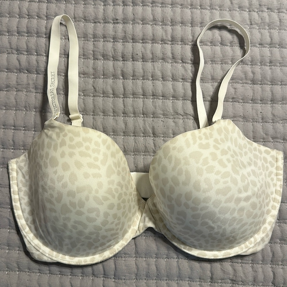 Victoria’s Secret lined demi bra